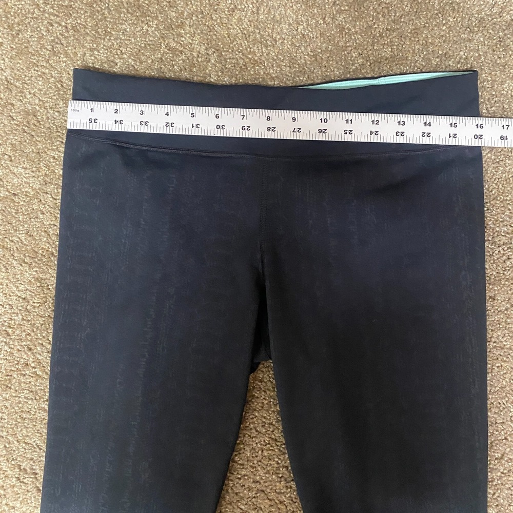 Under Armour Capri Workout Leggings Gym Run Fitted Womens Large Black Mid Rise - Picture 8 of 12